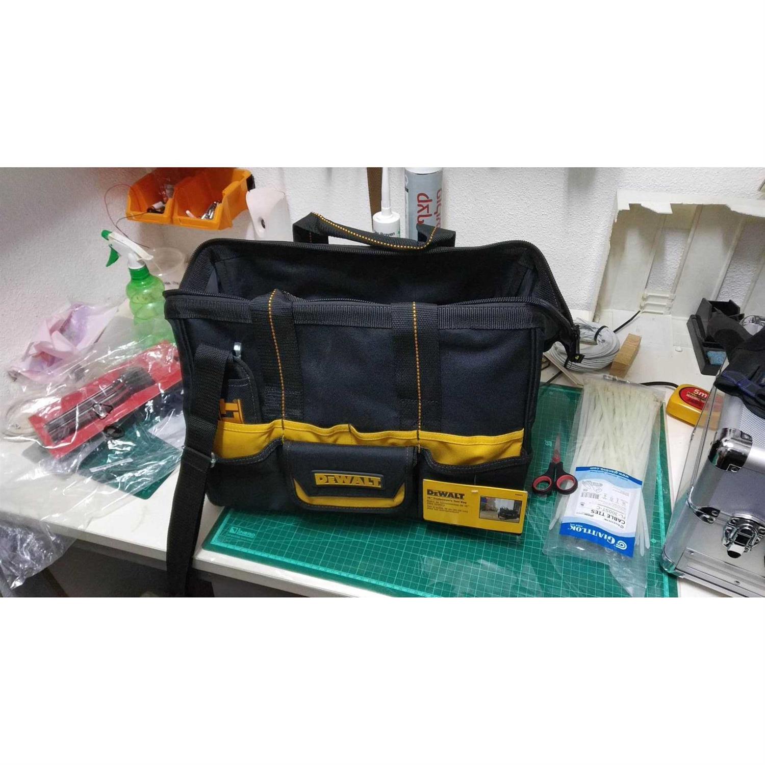 Dewalt Dg5543 16 in. 33 Pocket Tool Bag - Image 3