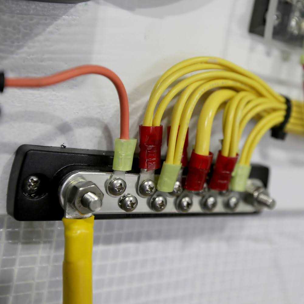 Blue Sea 2300 Common BusBar with Cover - Image 3