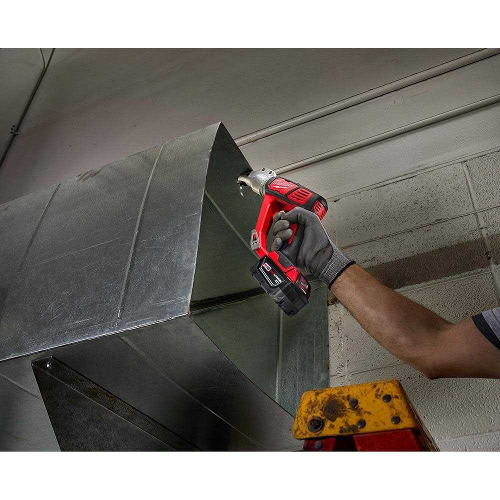 2635-20 Milwaukee M18 Cordless 18 Gauge Double Cut Shear - Image 5