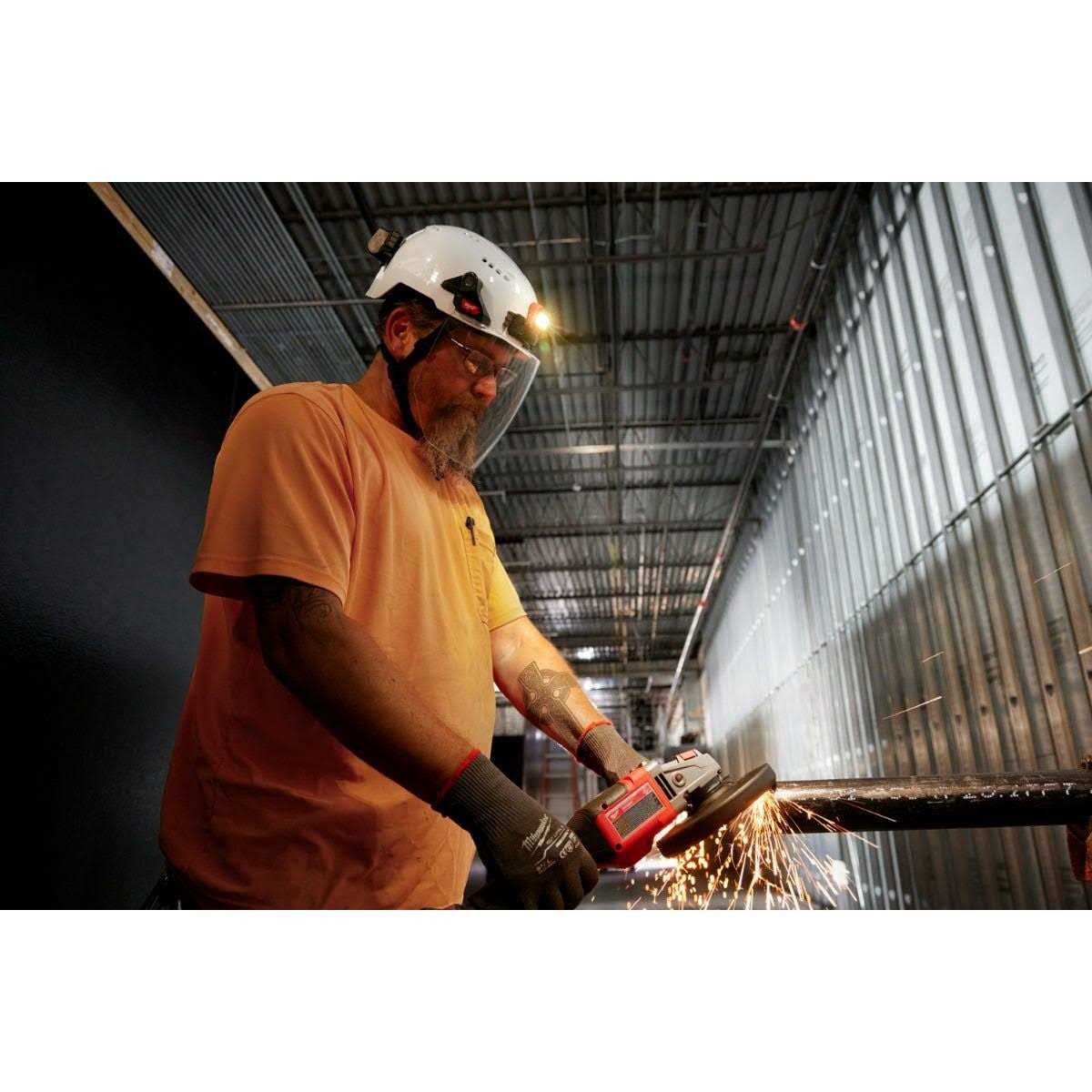 Milwaukee 2118-21 BOLT REDLITHIUM USB Headlamp - Image 3