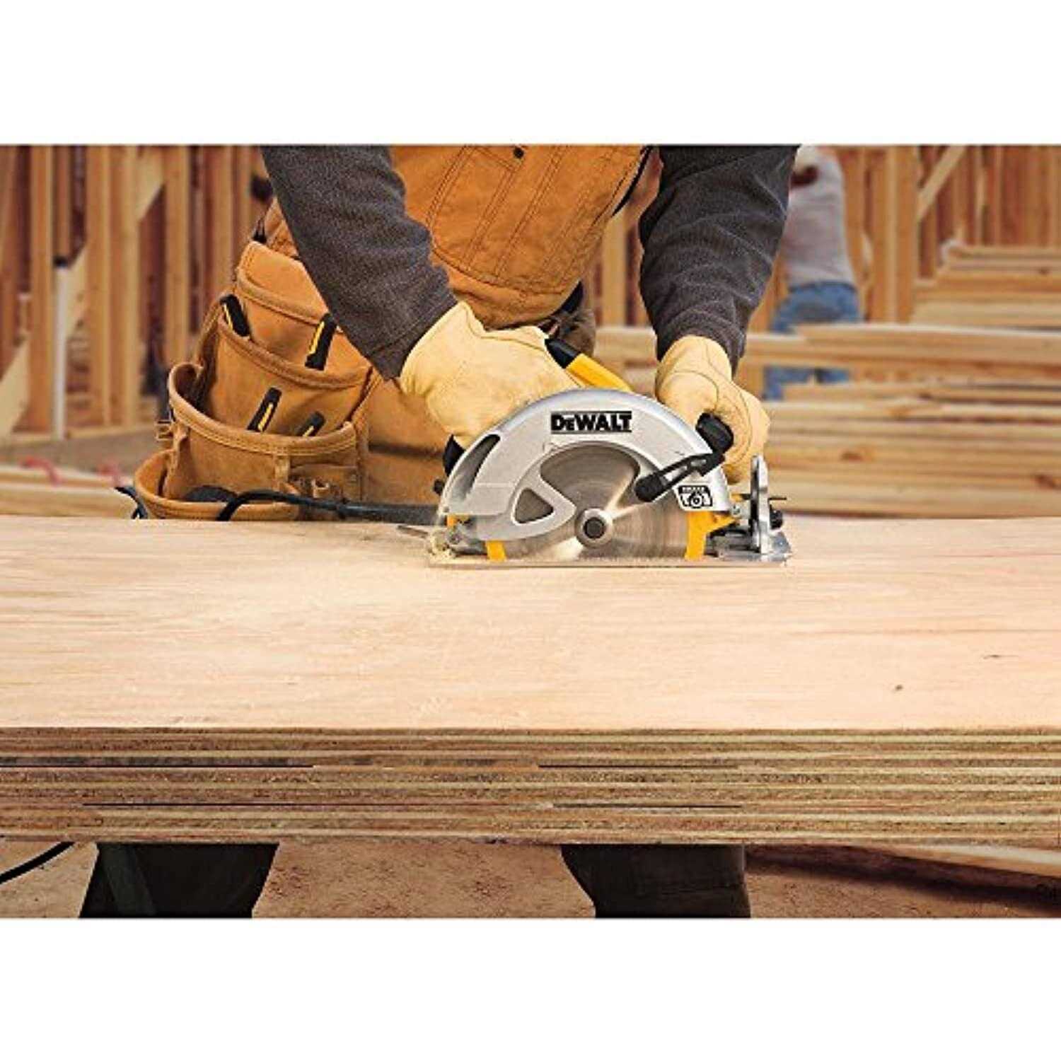 DeWalt Circular Saw Lightweight DWE575 - Image 2
