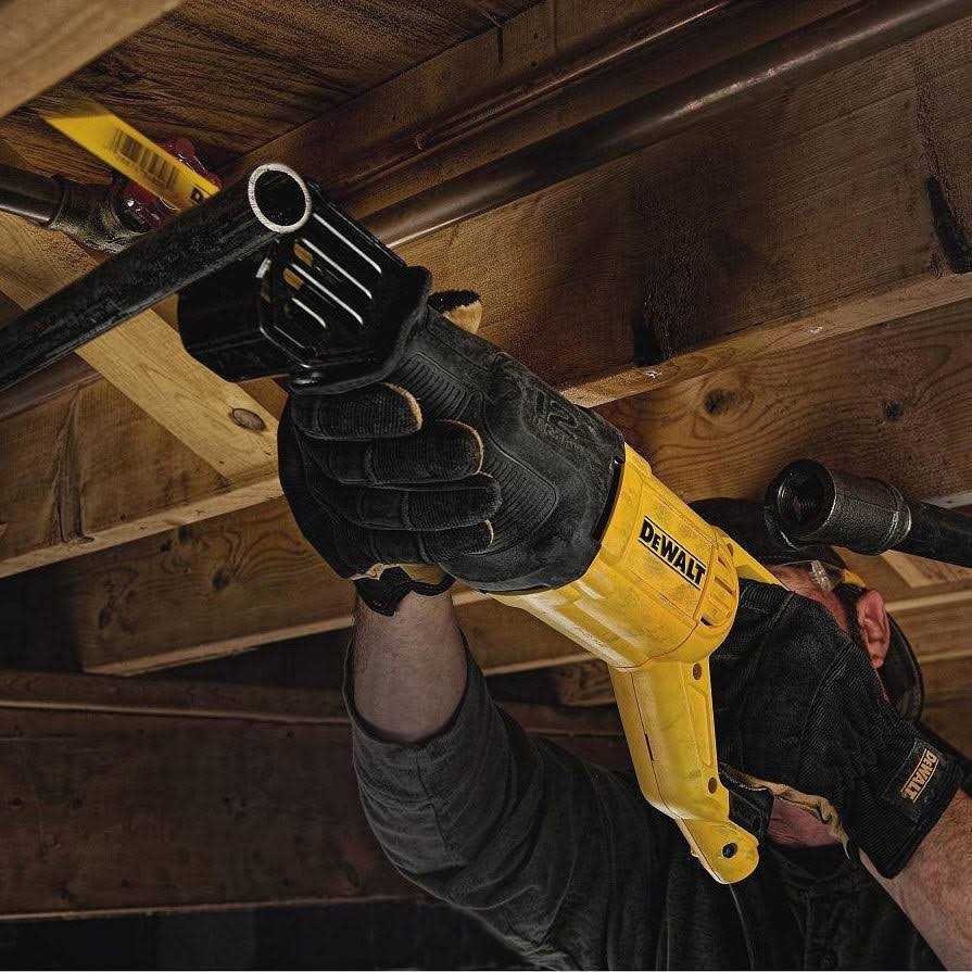 Dewalt Amp Reciprocating Saw DWE305 - Image 3