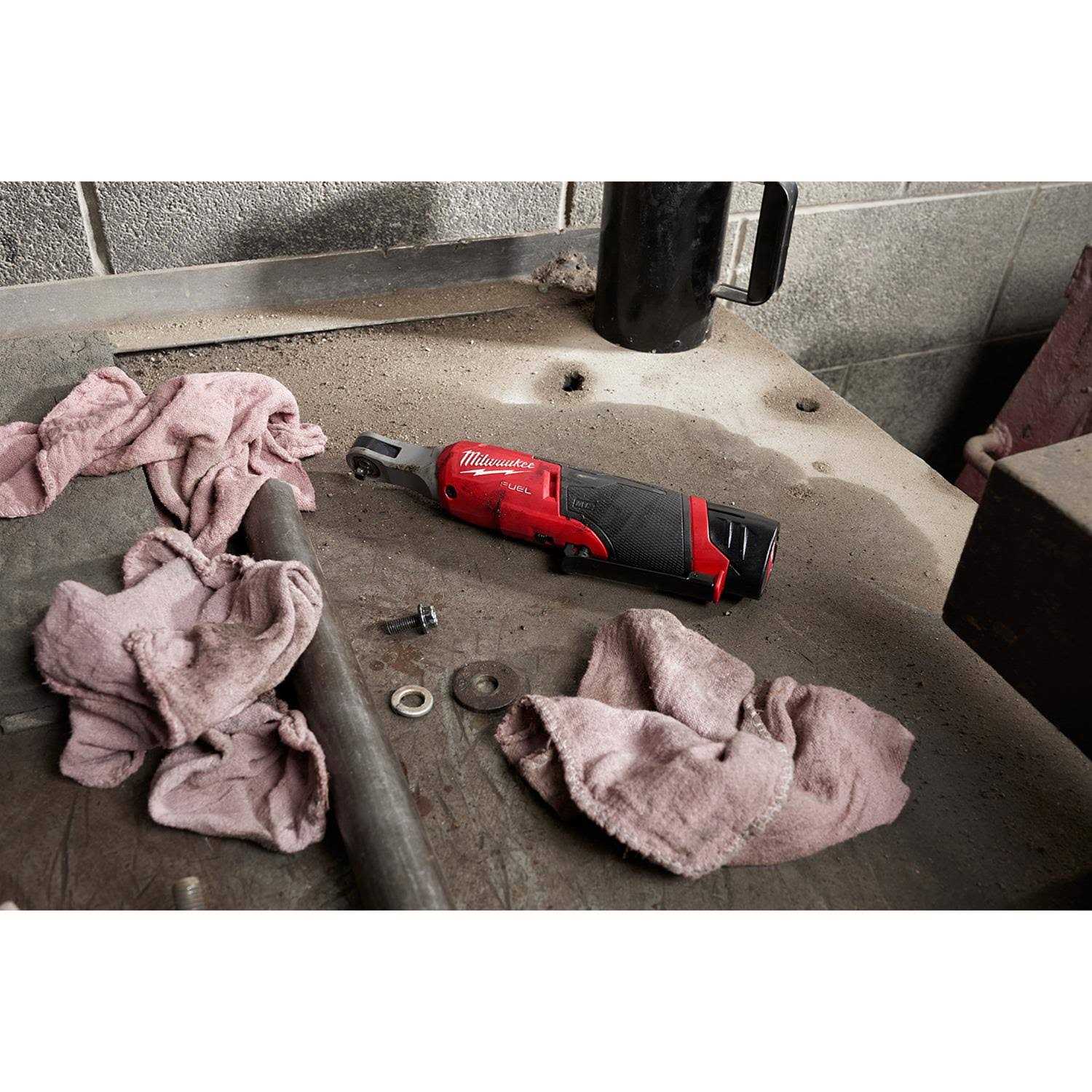 2566-20 Milwaukee M12 FUEL 1/4 High Speed Ratchet - Image 3
