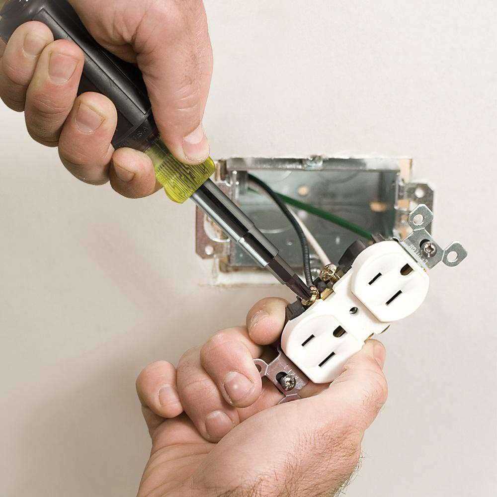 Klein Tools 32500 11-in-1 Screwdriver/Nut Driver - Image 3