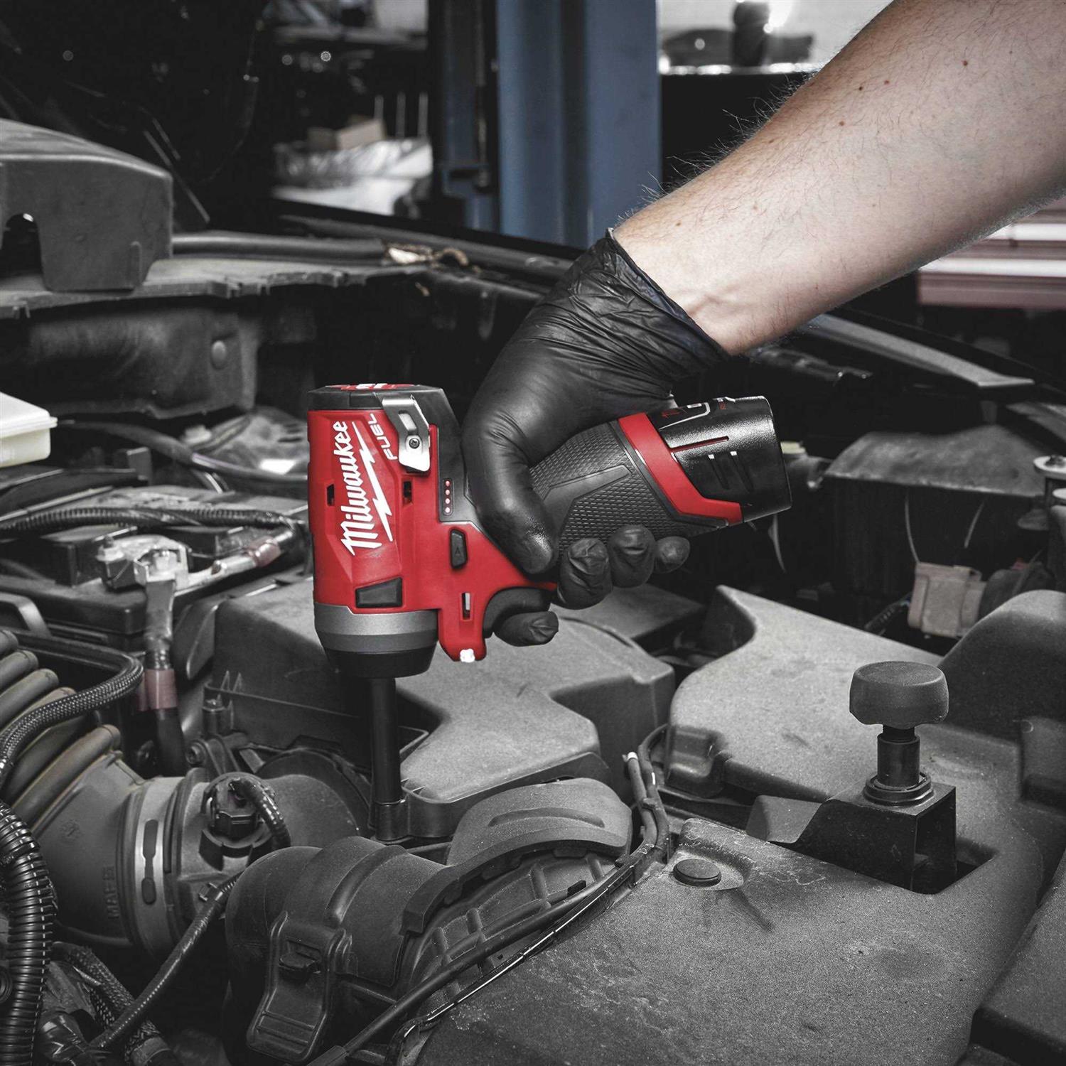 2552-20 Milwaukee M12 FUEL 1/4 Stubby Impact Wrench - Image 5