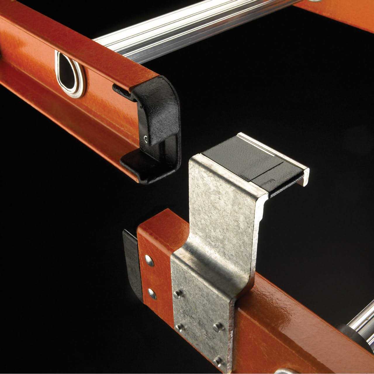 Werner D6232-2 32' Type IA Fiberglass D-Rung Extension Ladder - Image 3