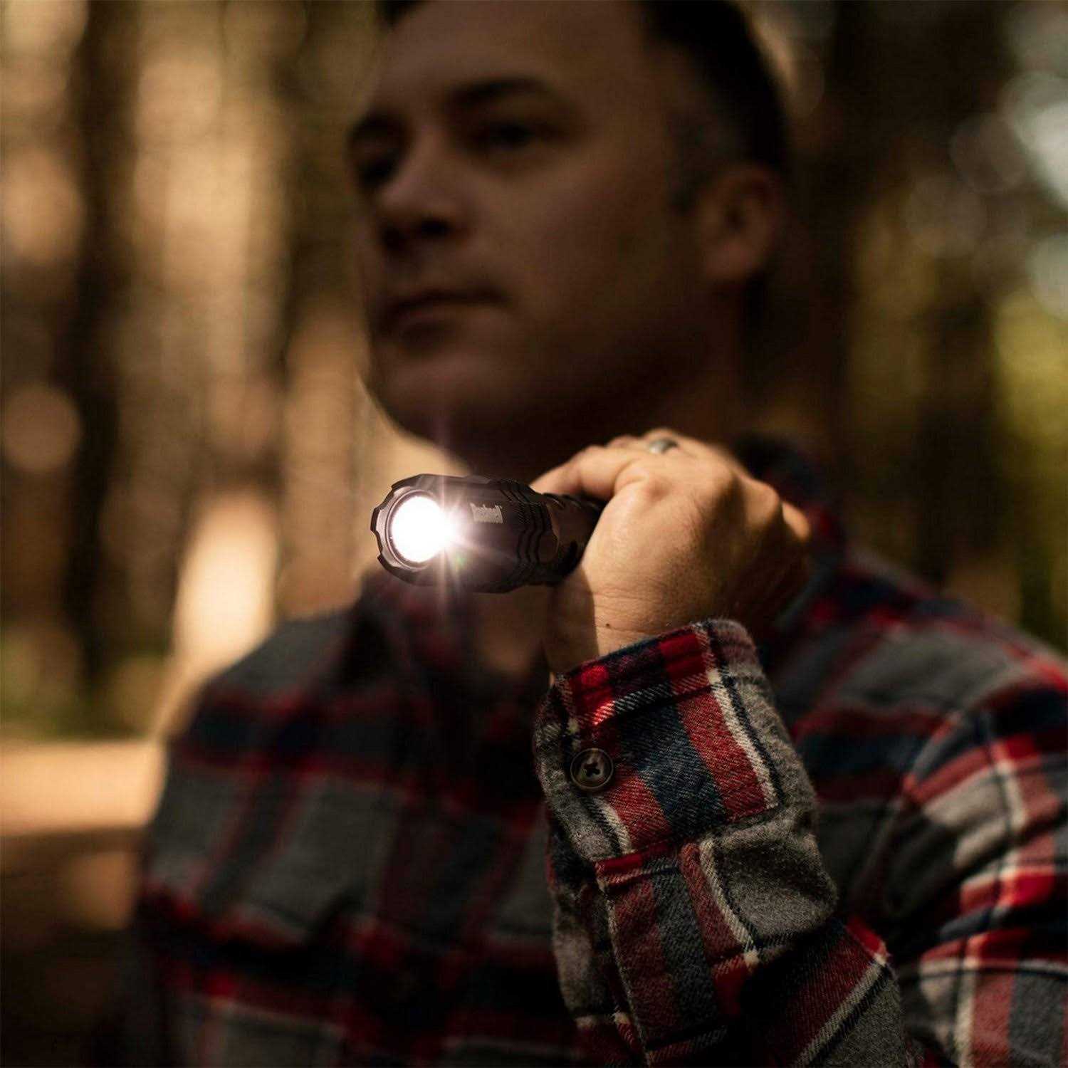 Bushnell PRO 1000 Lumen Rechargeable Flashlight - Image 4