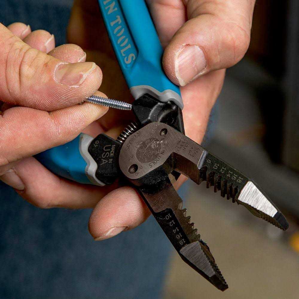 Klein Tools K12035 Klein-Kurve Heavy-Duty Wire Stripper - Image 5