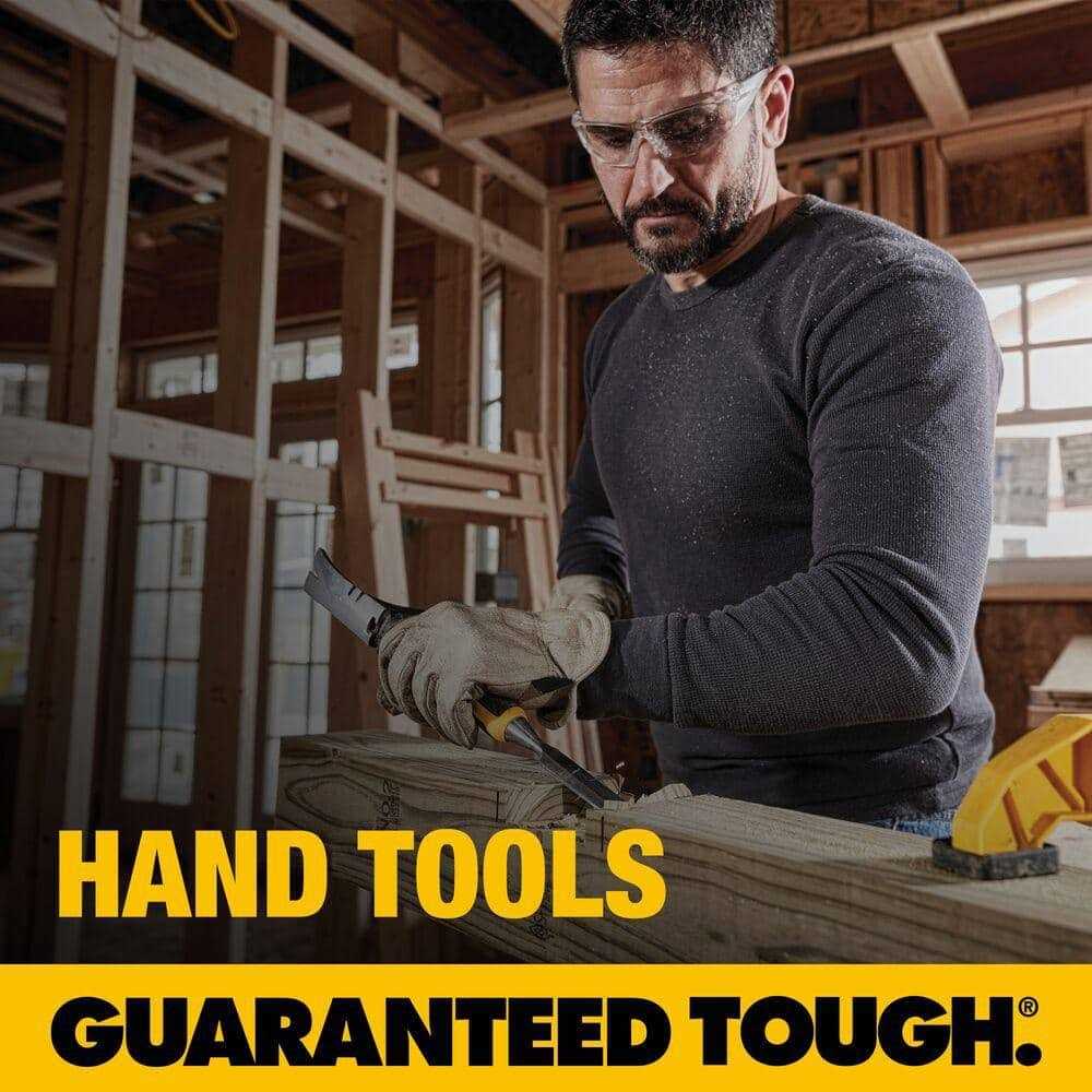 DeWalt 42 Wrecking Bar DWHT55132 - Image 3