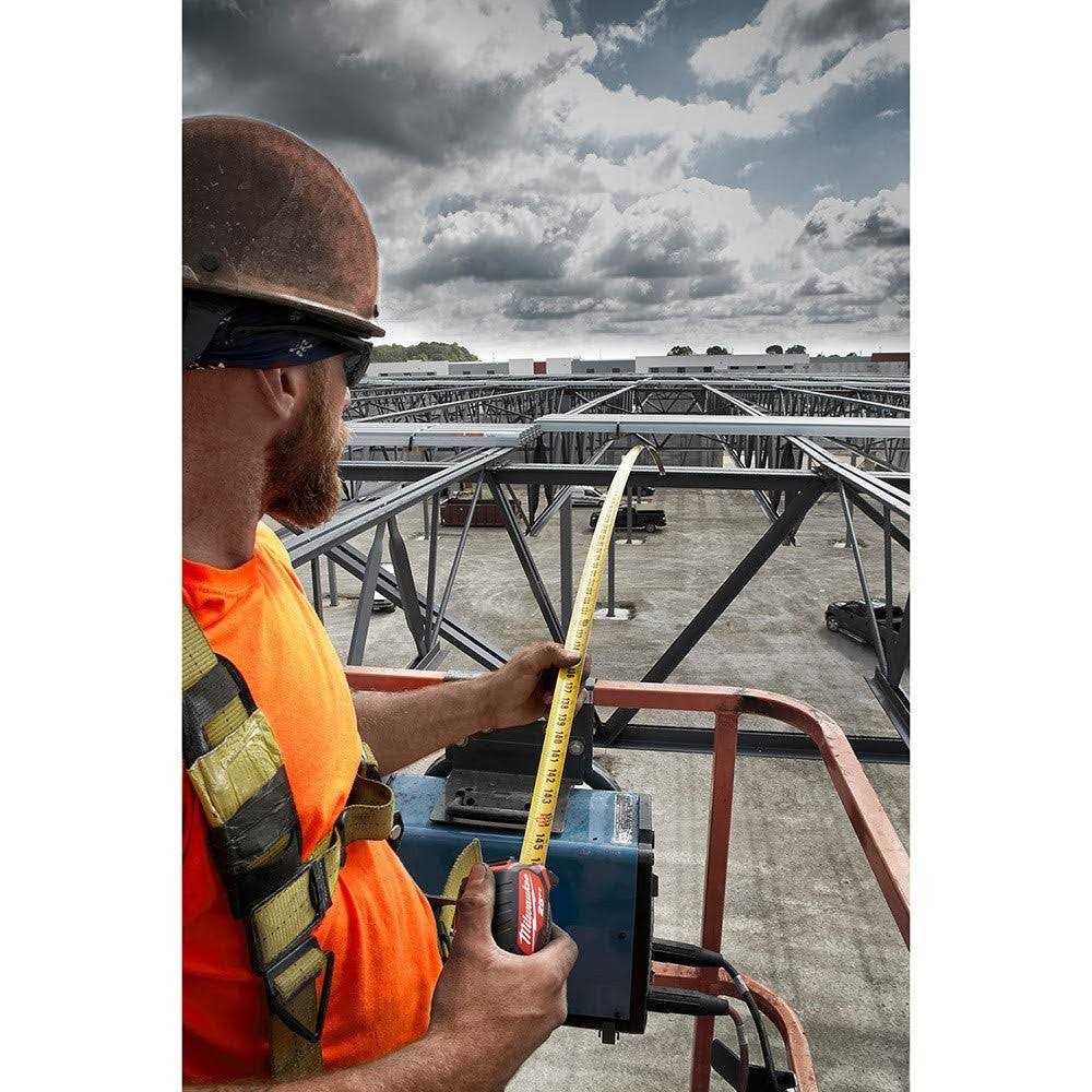 Milwaukee Wide Blade Tape Measure 48-22-0216 - Image 4