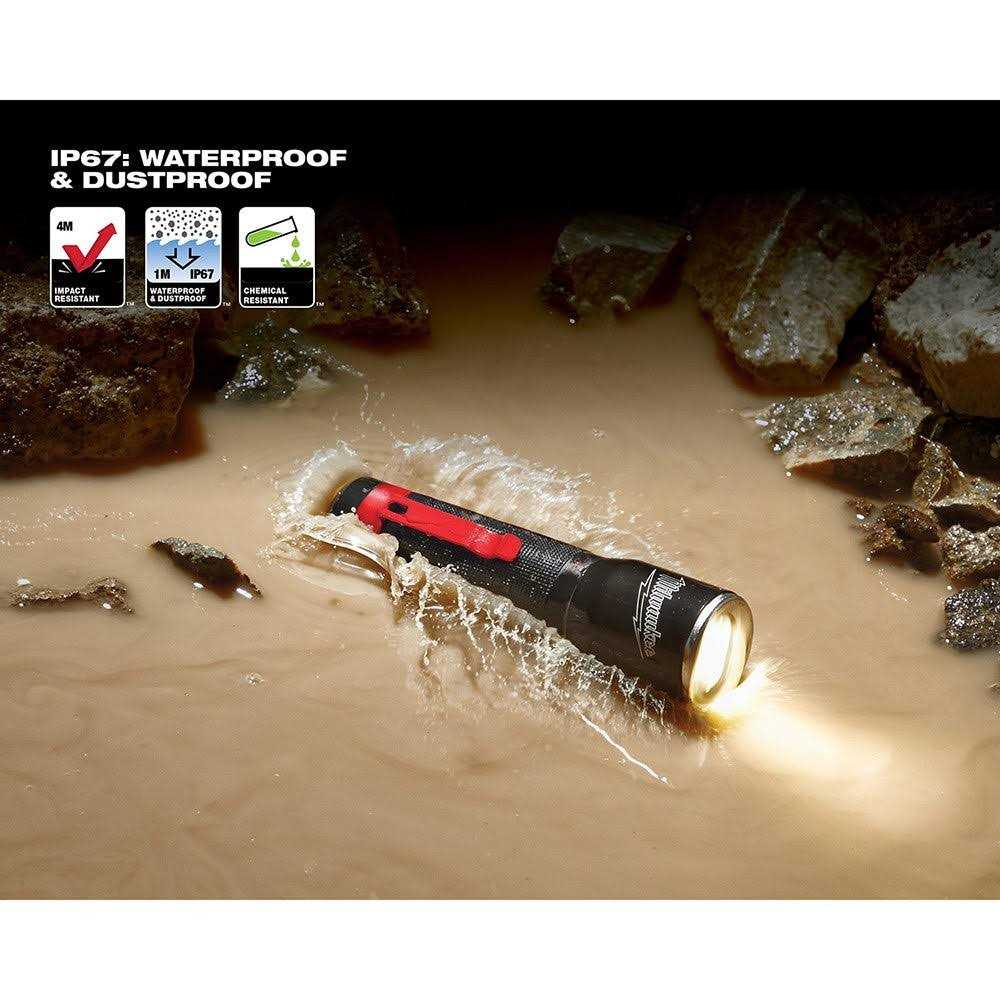 Milwaukee 2107 Focusing Flashlight - Image 5