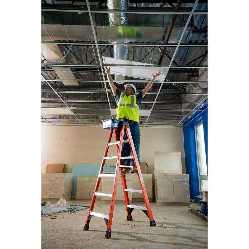 Werner 4 ft. Fiberglass Step Ladder with 300 lb. Load Capacity Type iA Duty Rating NXT1A04 - Image 3