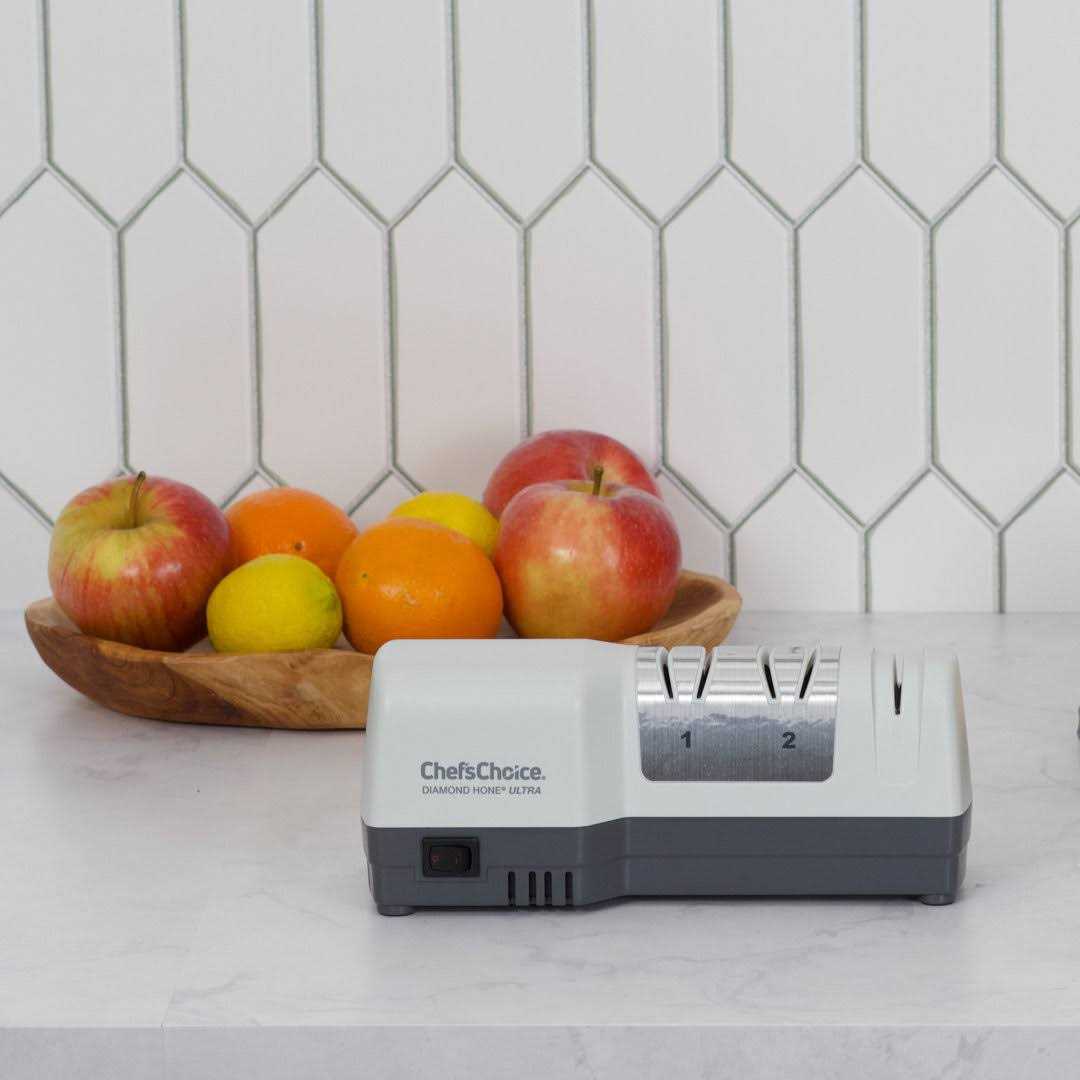 Chef'sChoice Hybrid Knife Sharpener for 20-Degree Straight and Serrated Knives - Image 5