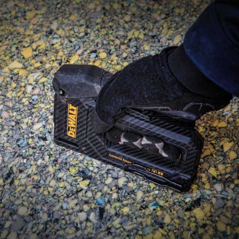 Dewalt Carbon Fiber Composite Staple Gun DWHT80276 - Image 3