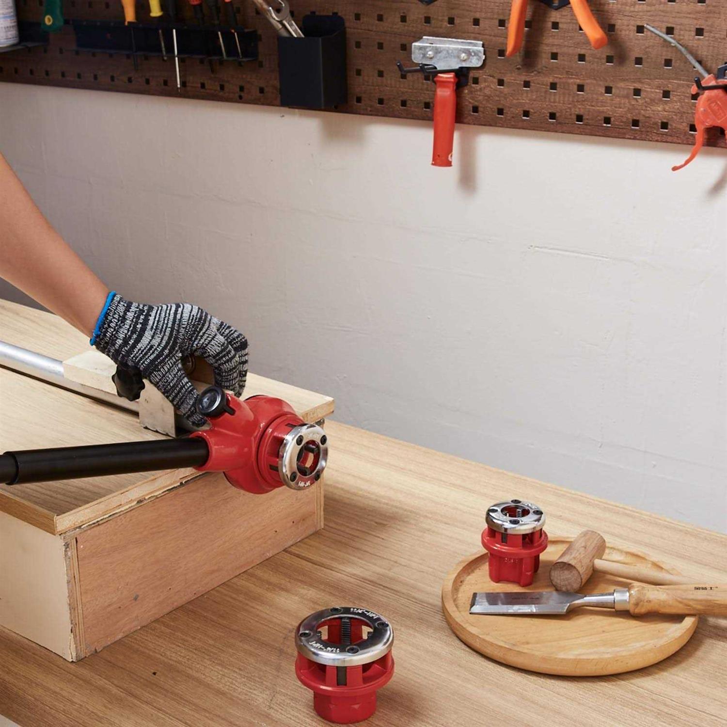 VEVOR Ratchet Pipe Threader Kit 1/4 NPT 1-1/4 NPT Manual Ratcheting Pipe Threader - Image 4