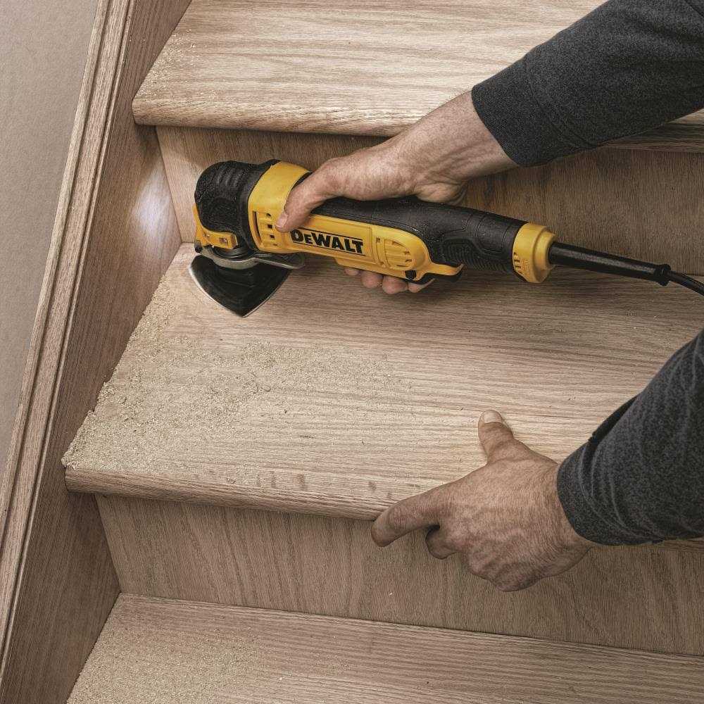 DEWALT 3 amps Corded Oscillating Multi-Tool Kit - Image 3