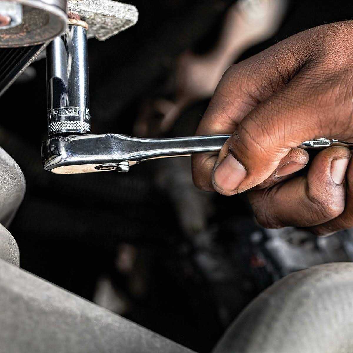 DeWalt - 84 Pieces Mechanics Tool Set - Image 2