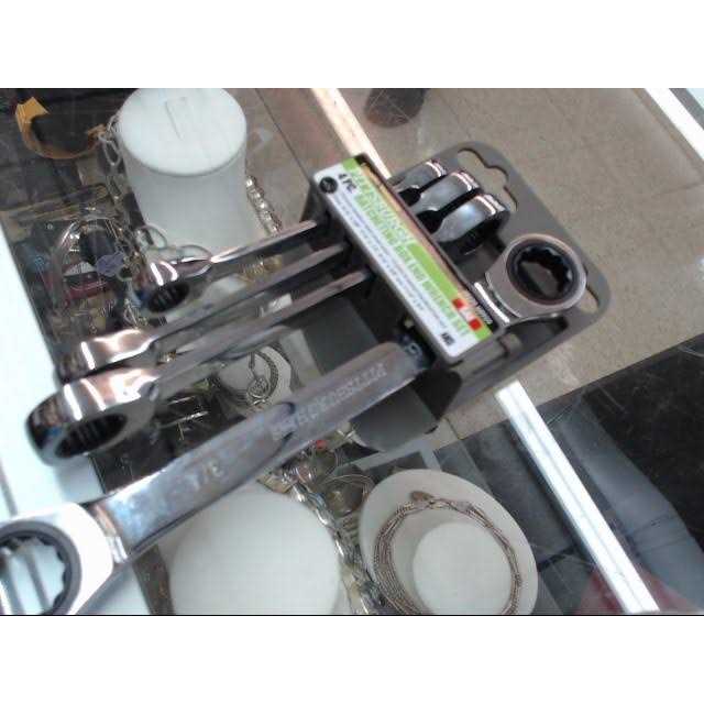 Pittsburgh 4 Piece SAE Ratcheting Box End Set 68959 - Image 2