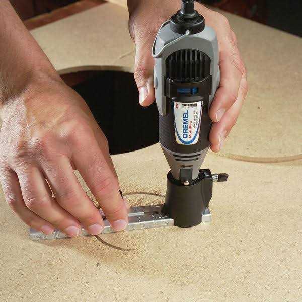 Dremel Circle Cutter & Straight Edge Guide 678-02 - Image 5