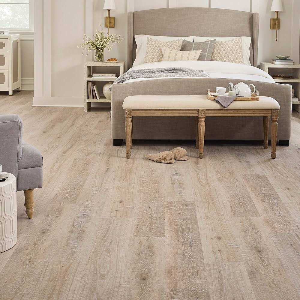 STAINMASTER PetProtect Amberley Oak Waterproof Wood Plank Laminate Flooring - Image 3