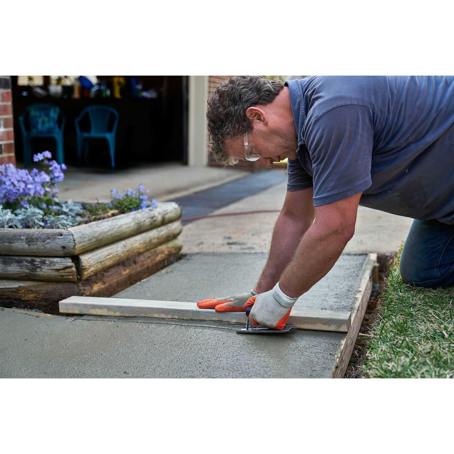 Quikrete 50-lb High Strength Concrete Mix - Image 3