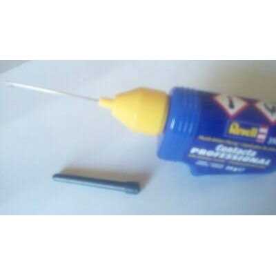 Revell Contacta Professional Glue - Image 5