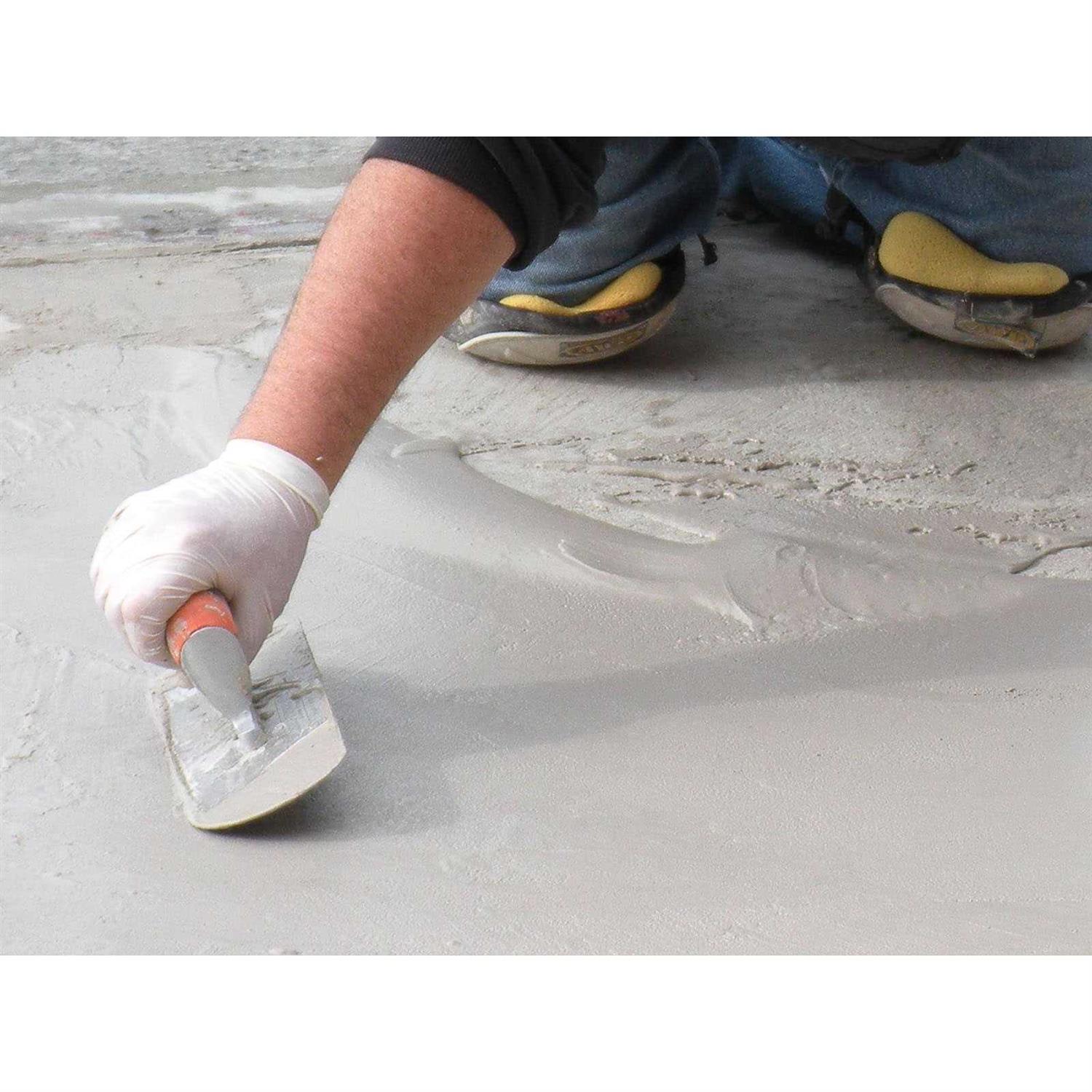 Mapei Mapecem QuickPatch 25-lb Powder Floor Patch and Leveler - Image 2