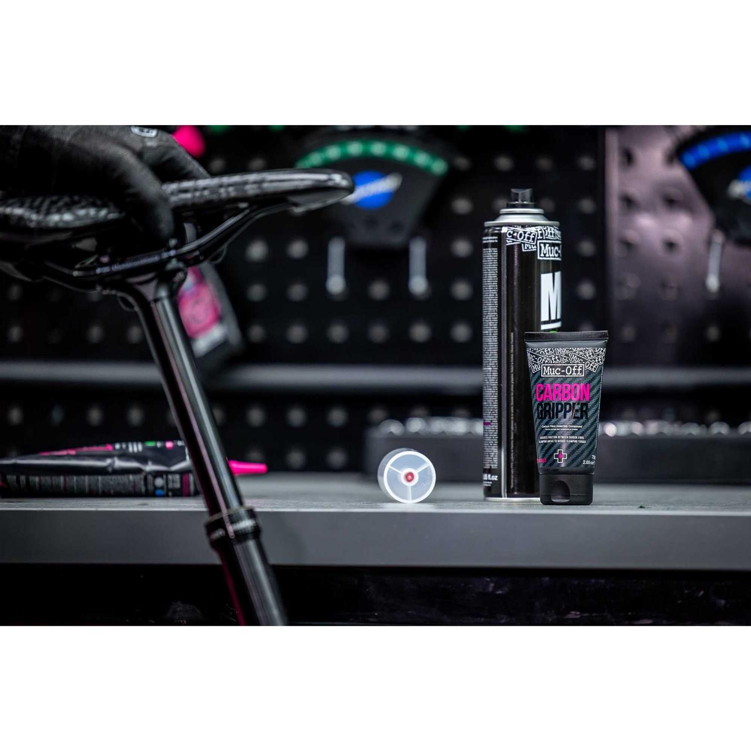Muc-Off Carbon Gripper - Image 3