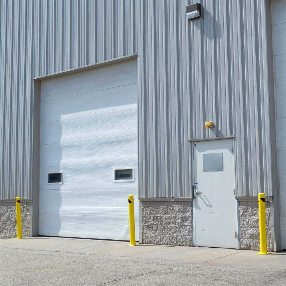 Guardian Steel Safety Barrier Bollard 4.5 x 4.5 x - Image 4