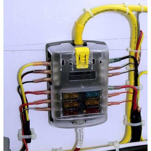 Blue Sea 5025 ST Blade Fuse Block - Image 4