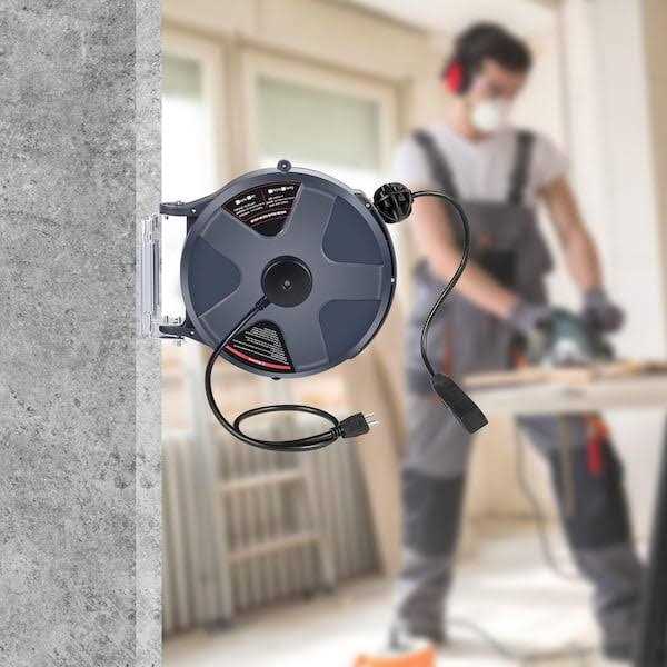VEVOR Retractable Extension Cord Reel 50+3.2FT 16/3 SJT Power Cord Reel - Image 4