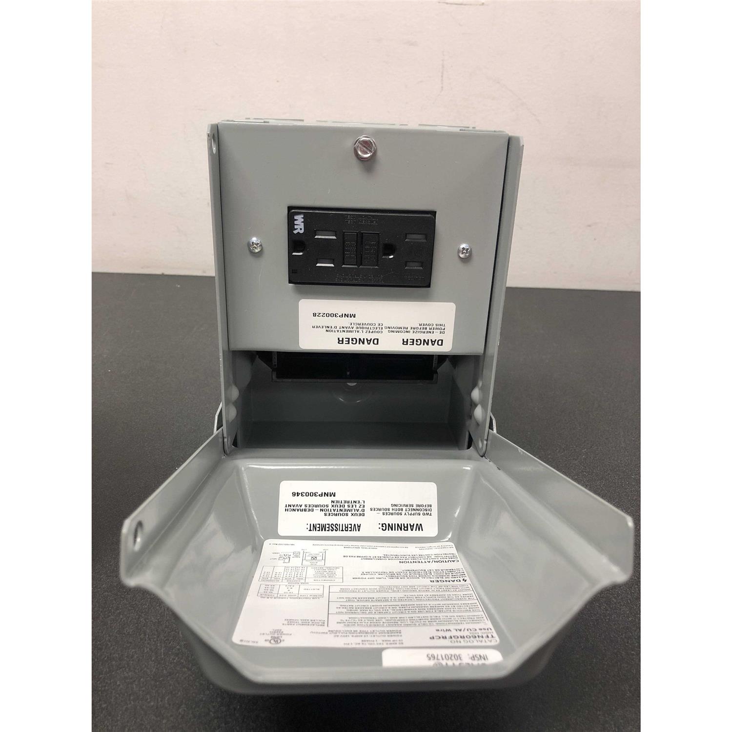 GE 60 Amp 240-Volt Non-Fuse AC Disconnect with GFCI Receptacle TFN60RGFRCP - Image 2