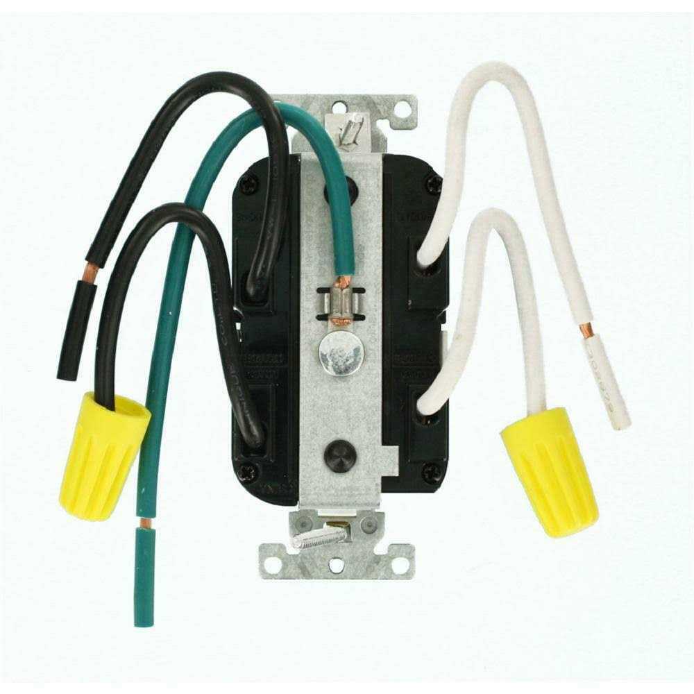Leviton GFTR2-5LW GFCI Outlet - Image 2